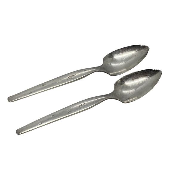 MCM Two Serrated 6” Grapefruit Stainless Spoons Starburst Wm Rogers Flatware - Picture 2 of 16